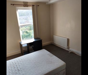 2 Bed Flat, Holberry Gardens, S10 - Photo 2