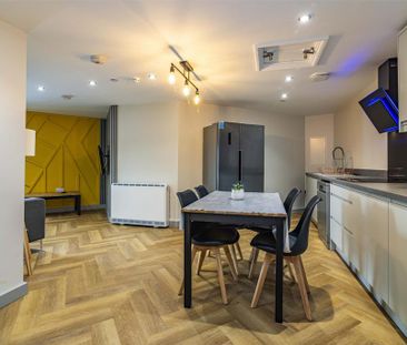 5 bedroom flat to rent - Photo 1