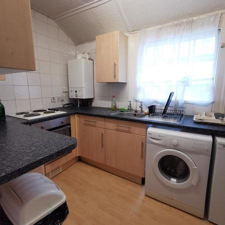 2 bedroom flat to rent - Photo 3