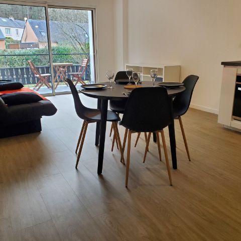 Location Appartement 2 pièces Meublé 51m² LANDERNEAU 29800 - Photo 1