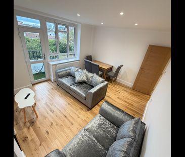 3 Bed Flat, Darlington House, SW8 - Photo 4