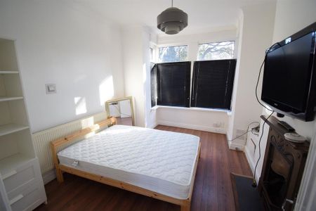 3 bedroom terraced house to rent - Photo 3