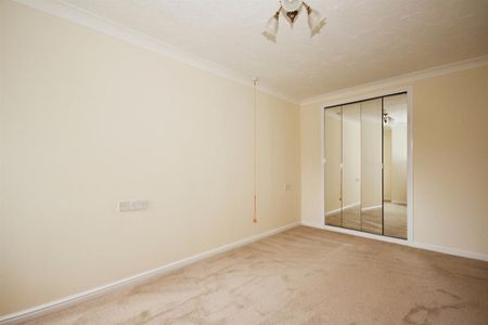 1 bedroom retirement property to rent - Photo 3