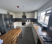 1 bed Room in Shared House - To Let - Photo 4