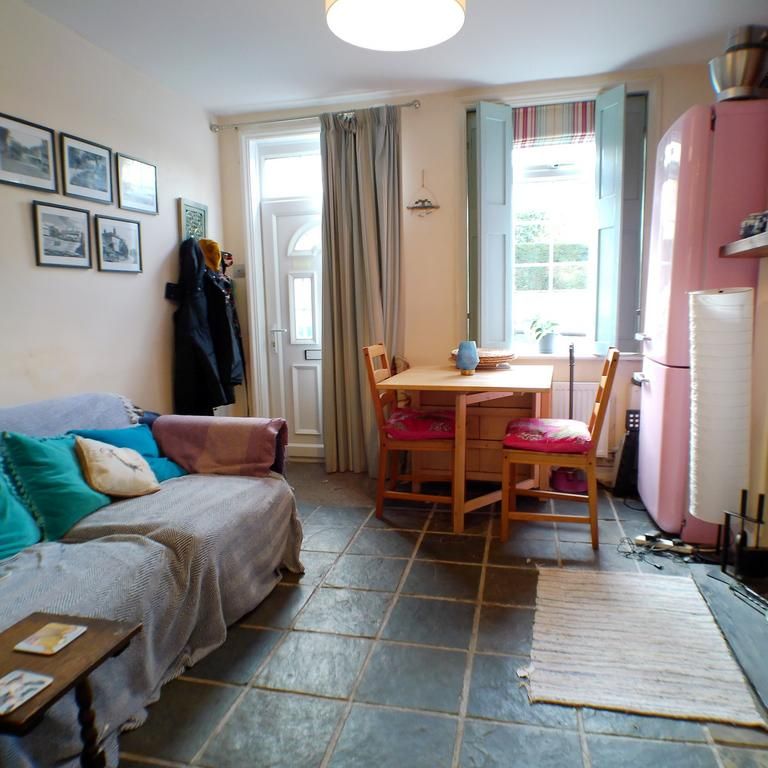 2 bedroom cottage to rent - Photo 1