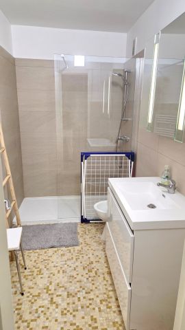 Location Appartement 3 pièces 65m² LE CANNET 06110 - Photo 5