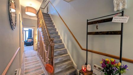 3 bedroom terraced house to rent - Photo 4