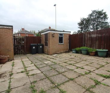 3 bedroom end of terrace house to rent - Photo 6