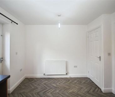 2 bedroom end of terrace house to rent - Photo 5
