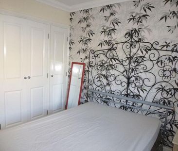 2 bedroom ground floor flat to rent - Photo 3