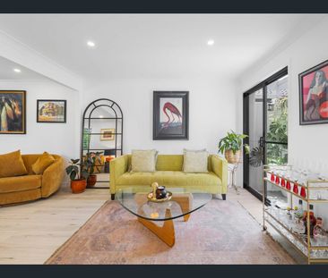 Coastal Family Living in a Quiet & Private Twin Waters Pocket - Photo 2