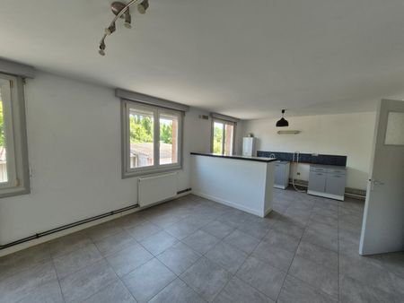 Location Appartement 3 pièces 72m² LENS 62300 - Photo 5