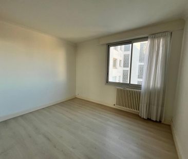 Location Appartement 3 pièces 76m² NIORT 79000 - Photo 5