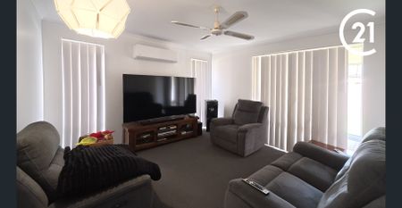 Modern 3x2 Family Living in the heart of Dalyellup! - Photo 2