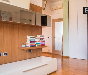 Via Conte di Carmagnola, Rome, Lazio 00176 - Photo 5