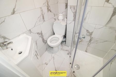 2 bedroom flat to rent - Photo 5