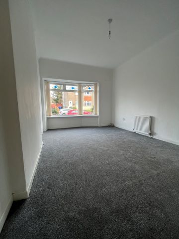 3 Bed Flat, Gladsmuir Road, G52 - Photo 4