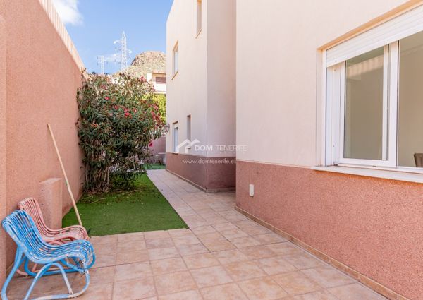 Chalet adosado · Alquiler a largo plazo ·