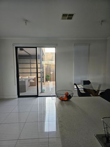 Mawson Lakes - Photo 3