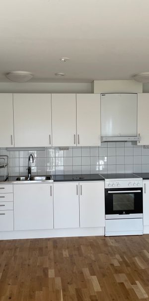 Blåhallonvägen, Strängnäs - Photo 1