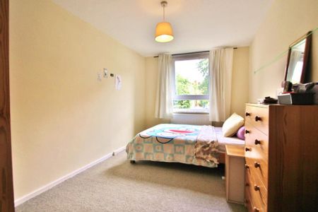 2 bedroom maisonette to rent - Photo 3