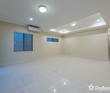 3-Bedroom Villa with Modern Elegance - Photo 4