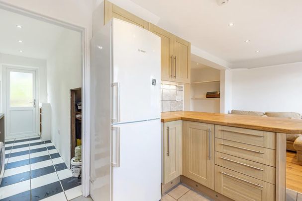 3 bedroom terraced house to rent - Photo 1