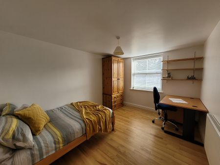 12 Bedrooms Available, 12 Bedroom House, 5 Willowbank Mews – Student Accommodation Coventry - Photo 2