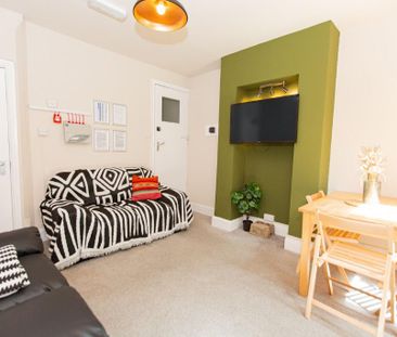 5 bedroom detached house to rent - Photo 1