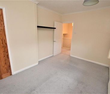 3 bedroom end of terrace house to rent - Photo 5