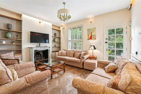 4 bedroom end of terrace house to rent - Photo 2