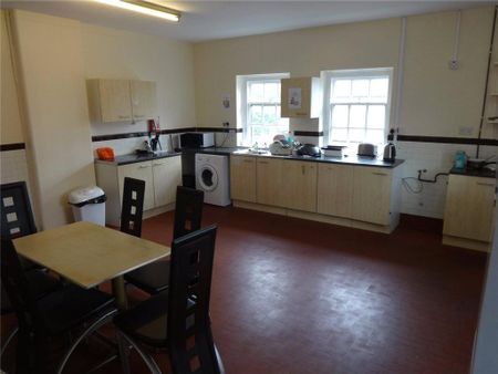 6 bedroom detached house to rent - Photo 3