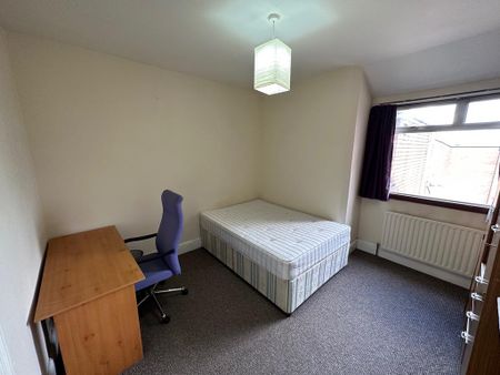 5 bedroom terraced house to rent - Photo 2