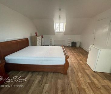 1 bedroom in a flat share to rent - Photo 3