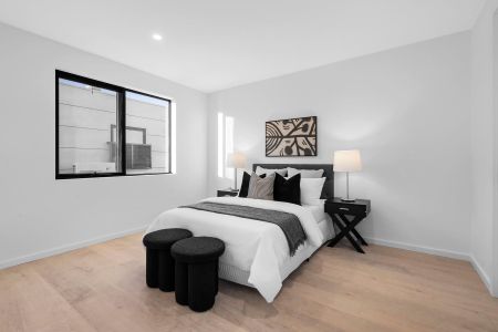 Luxurious & Brand New Home within Mckinnon School Zone - Photo 3