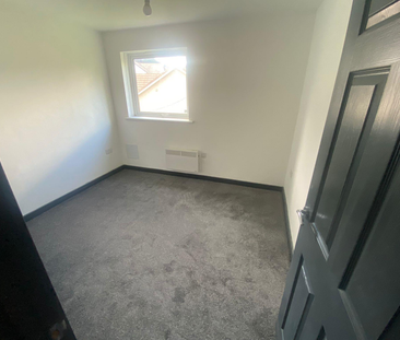 High Street, Cwmgwrach, NEATH - Photo 2