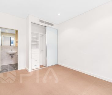 Luxury TWO bedroom plus Study Room apartment , Available now! - Photo 3