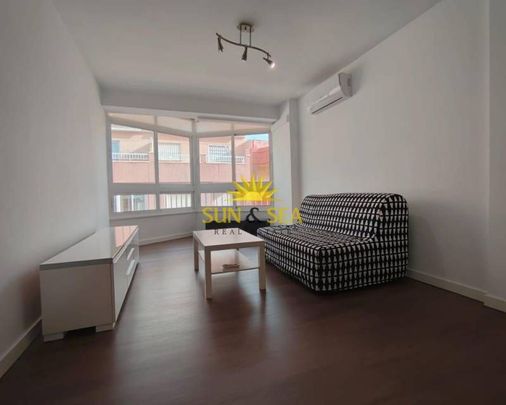 Alquiler de ático en Playa de los Locos - Photo 1