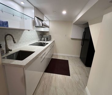 For Lease - 1366 CHALFIELD Drive Unit# Main+bsmt, Oakville, Ontario - Photo 5