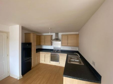 2 bedroom flat to rent - Photo 4