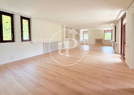 House for rent in Parque Conde Orgaz - Photo 2