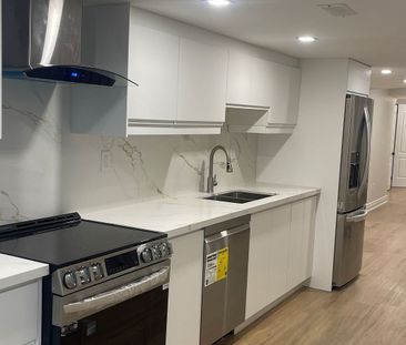 For Lease - 5560 Ethan Drive, Mississauga, Ontario - Photo 3