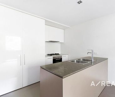 Quiet, Light-Filled Apartment in Prime Malvern Location - Photo 6