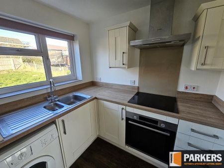 3 bedroom semi-detached house to rent - Photo 5