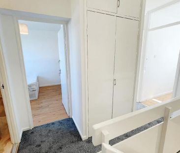 4 bedroom flat share to rent - Photo 2