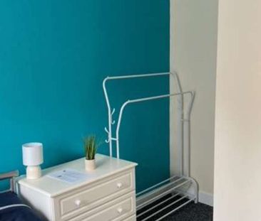 Hawkins Street Room 4 - Photo 6