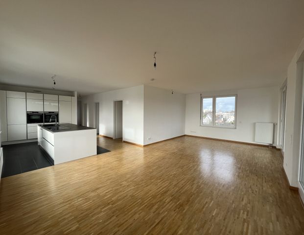 Penthousewohnung mit vier Zimmern und zwei TG-Plätzen in Hechtsheim - Photo 1