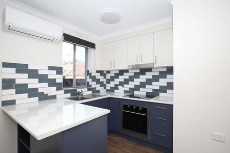 14/15 Royal Avenue, Essendon North VIC 3041 - Photo 4