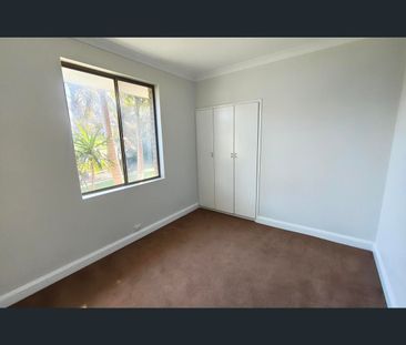 5 Duignan Place, Australind, WA 6233 - Photo 2