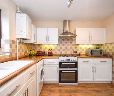2 bedroom house to rent Inkerpole Place, CM2 - Photo 2